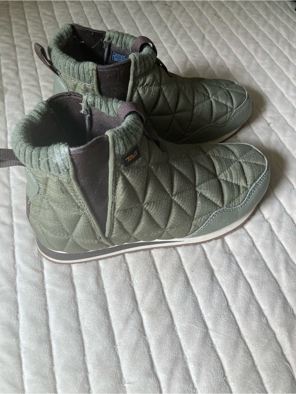 Teva women's Quilted ReEmber Ankle Boot - Olive Green